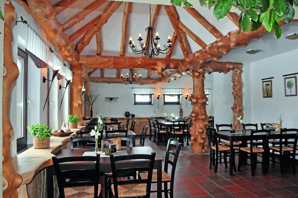 Feriendorf Auenland Eisfeld Extérieur photo